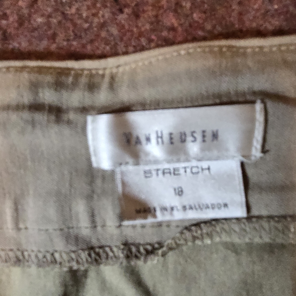 VanHeusen Tan Stretch Skirt Size 18 Small Back Slits Pencil Skirt - Picture 2 of 7